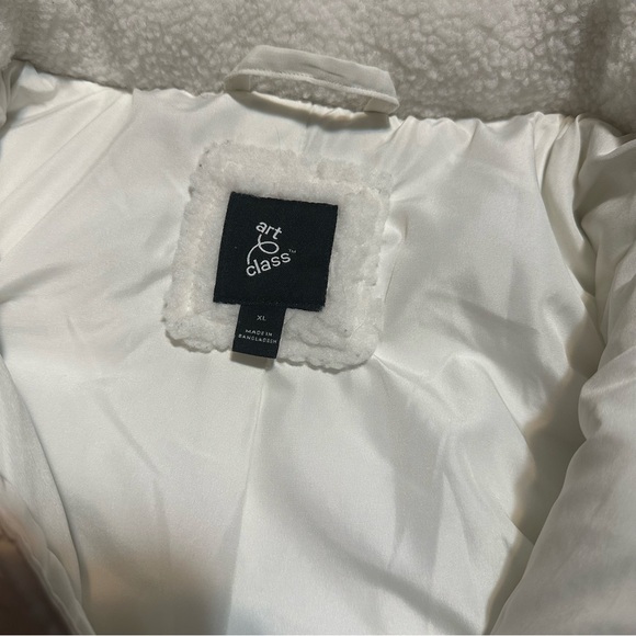 Girls Cropped Puffer Jacket - Picture 8 of 9